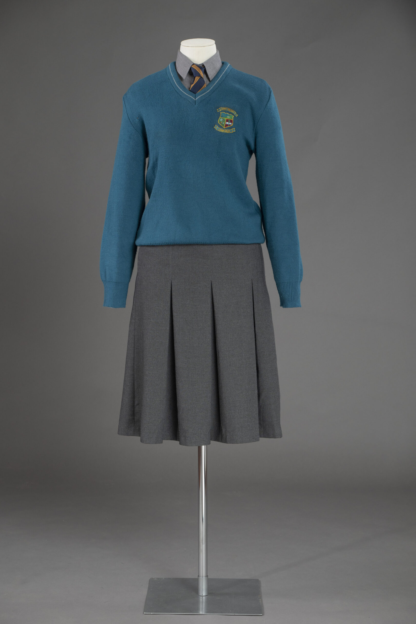 Daisy Edgar Jones as Marianne - school uniform